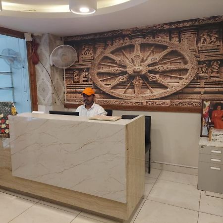 Aum Hotel Puttaparthi Exteriör bild