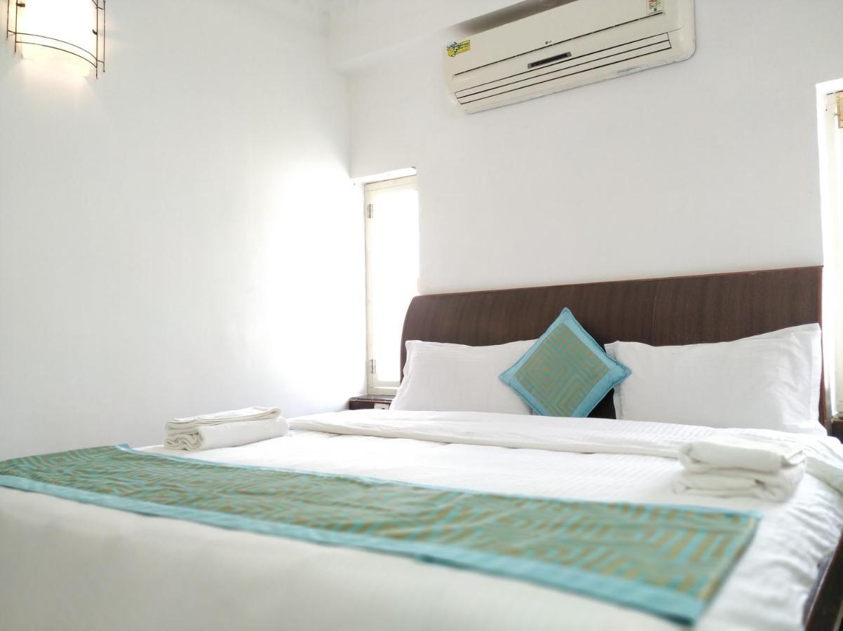 Aum Hotel Puttaparthi Exteriör bild