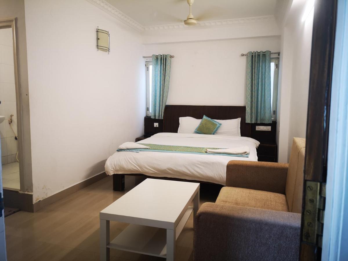 Aum Hotel Puttaparthi Exteriör bild